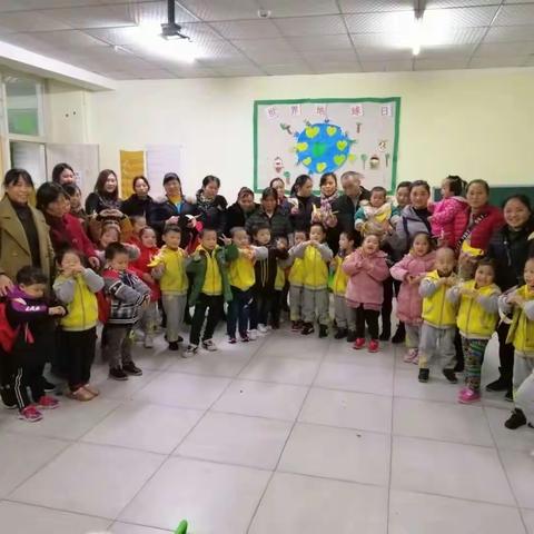 新星艺术幼托园大二班“抗击疫情，停课不停学”宝贝宅家记