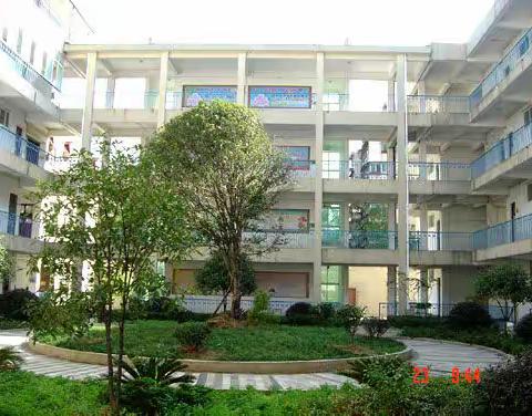 不负韶华    携手前行            ——白马山小学二年级教师述职报告