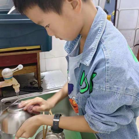 四年级组之最美劳动者