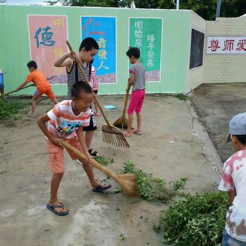 新龙小学国庆中秋双节放假前“搬家式”大扫除剪影