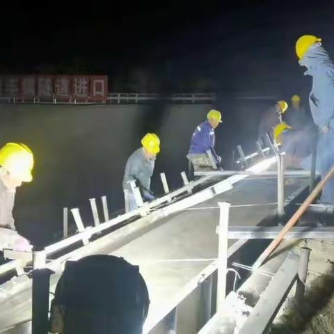 弘扬践行四局精神-挑灯夜战抢进度 加班加点赶工期