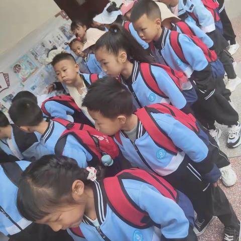 快乐的小学一年级踏青活动