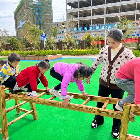 云田阳光幼儿园大班《快乐九月 精彩无限》