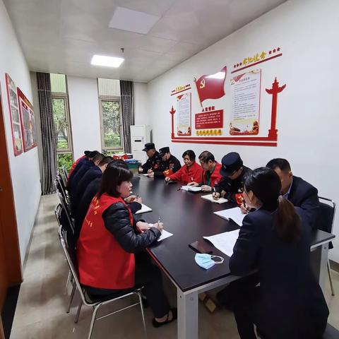 “ 行动践初心，除草助种植”除草主题党日活动。