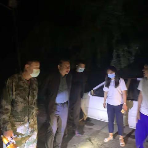 7月30日夜间，副市长刘大勇深入富拉尔基区检查防汛工作