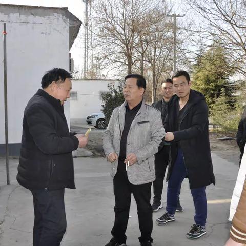 岁寒时节见真情，寒冬慰问暖人心