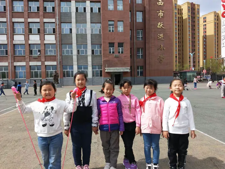 鸡西市跃进小学花式跳绳社团