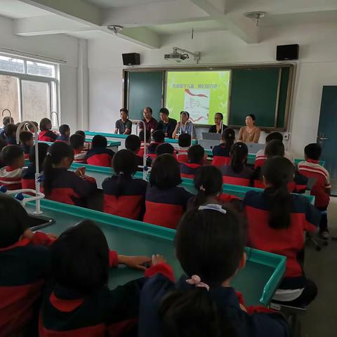 青华小学——六一关爱留守儿童走访慰问活动剪影