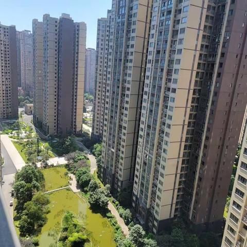 急售伽洲国际两梯四户3/2/2精装套房92实际面积120平米，老证，房东急卖79.8万联系63477