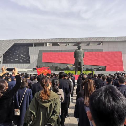 盛世芳华颂不尽    凝心聚力感党恩