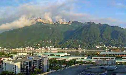 10.  时代2013-三峡啊，三峡，我要给你留个影