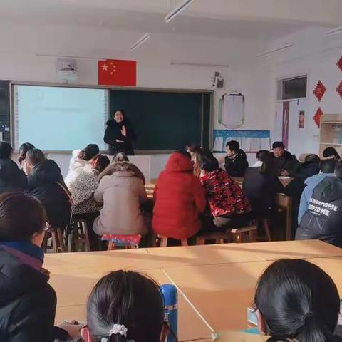 民生街小学二（四）班12月主题沙龙-让孩子学习时更细心