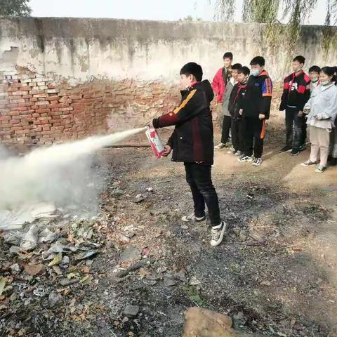 防患于未然，安全重于泰山---记延陵中心小学消防安全演练