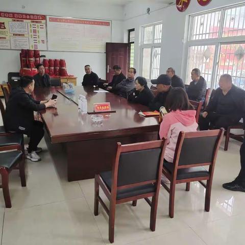 褚河街道双马社区2023年3月主题党日学习会，会议由支部书记（刘大卫）主持