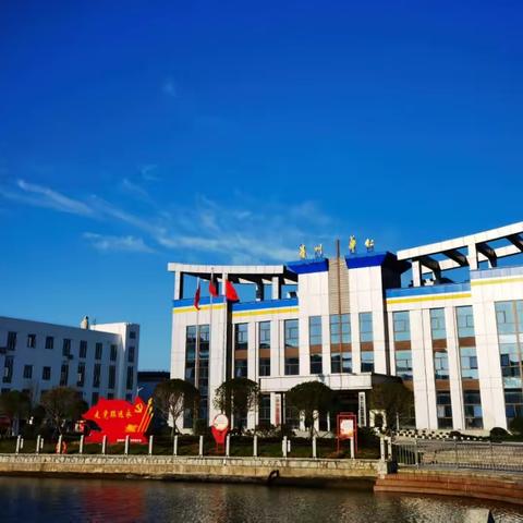 设备保障中心开展电解槽料箱改造