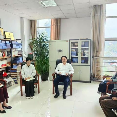 区委老干部局开展学习贯彻习近平新时代中国特色社会主义思想主题教育读书班 会上支部书记作专题党课