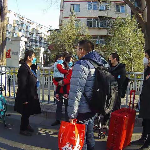 春意渐浓燕儿归,暖心服务返京潮