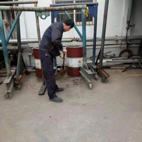 开展现场整治清扫  营造整洁、文明祥和的春节