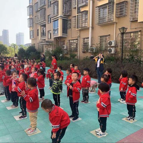 龙廷幼儿园周一升旗仪式