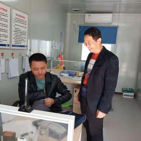 底张街道应急管理科对星皓•锦樾项目部进行检查