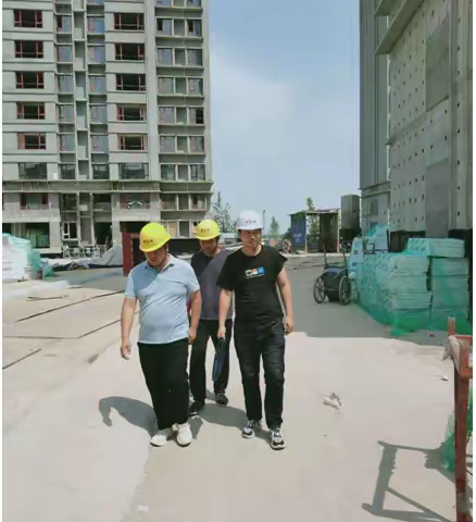 底张街道持续开展项目工地安全生产检查