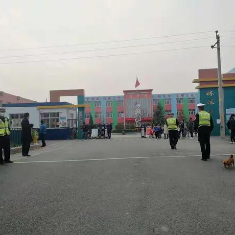 警校共建“护学岗”，守卫学生平安行——林坛镇林坛学校“护学岗”建设