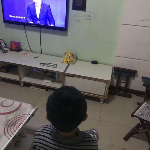 张店区傅家镇中心小学二年级2班金色阳光中队      新课堂__同心战疫