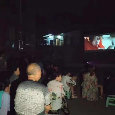 送电影下乡 促文化惠民