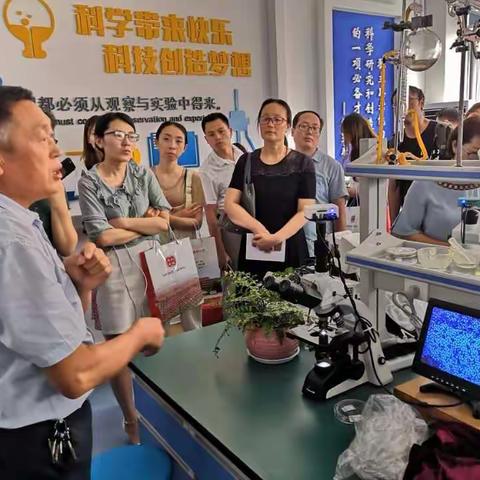 相知无远近，万里尚为邻