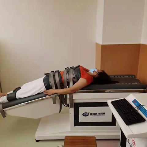 以“三维牵引”为核心的综合方法治疗腰椎间盘突出症