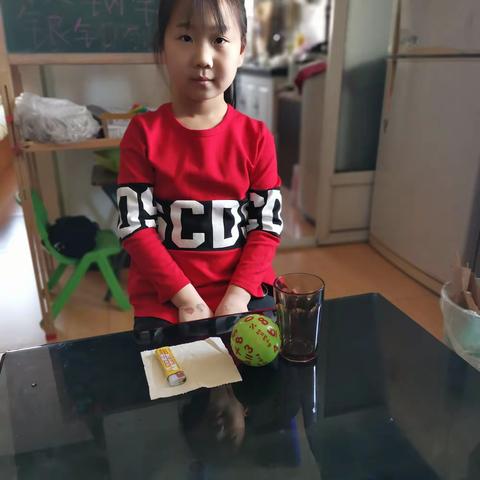 水杯吸皮球——光明实验小学二（4）中队任静涵“5+35”葵花小课堂