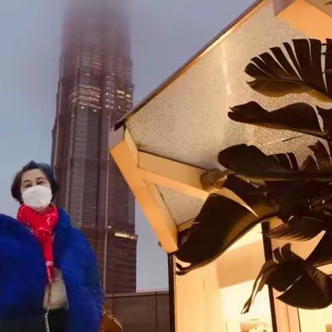打卡上海国金中心，空中庭院，老吉士享受年味