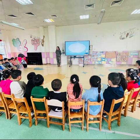 大二班“军歌响亮”—军人的生活