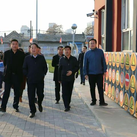 在关怀中砥砺前行——市教育局范振凯局长来我校调研