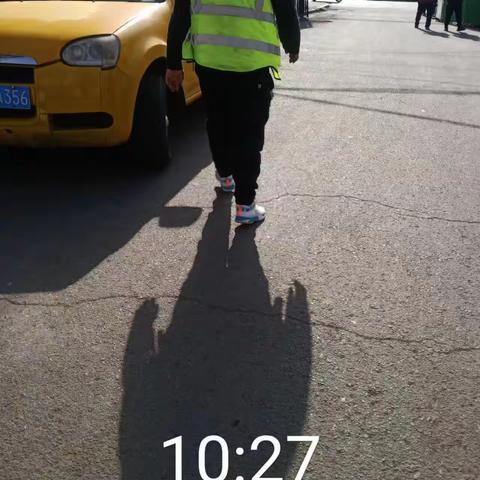 县府街祥和小区青城驿站门口有污水井外溢。经勘察为青城驿站化粪池已满，需要环卫部门抽排处理（12345报单）