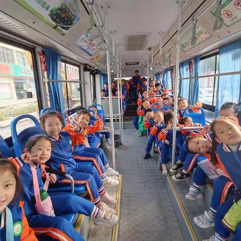 金太阳幼儿园二幼升级二班秋游采摘