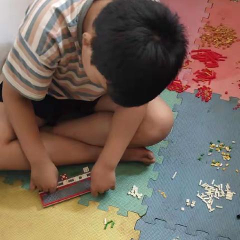 我是池阳小学四年级三班学生姜博辕，我正在参加池阳小学“喜迎二十大，争做好少年”主题微实践“微手工”活动