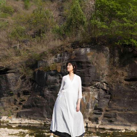 山川美景丽人行