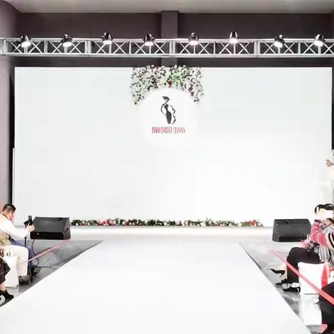 北京优雅女人模特队一《沁园春.雪》