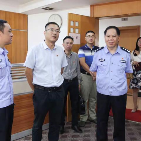 市委副秘书长汪良波带领市委值班室、新闻信息科开展“不忘初心、牢记使命”主题教育专题调研