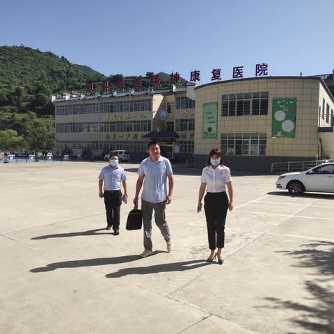 上门服务暖人心 践行为民办实事