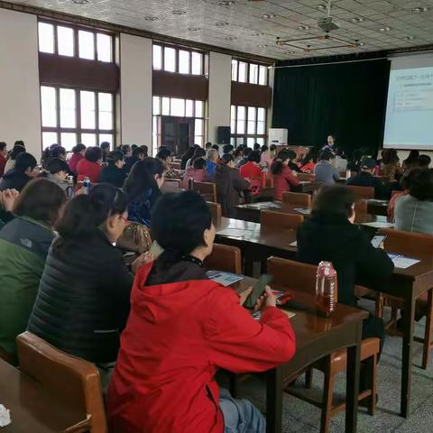 情满建行蓝——金融知识进老年大学