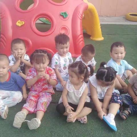 祝大家中秋节快乐――小天使幼儿园小小班的宝贝们