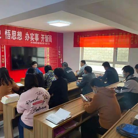 兴华路街道明珠东社区开展“13号之声”主题党日活动