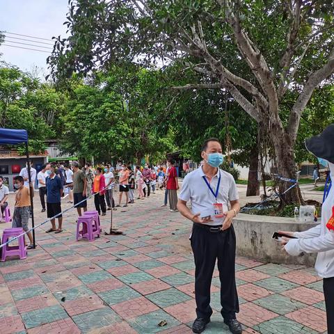 疫情防控不松懈，江边在行动