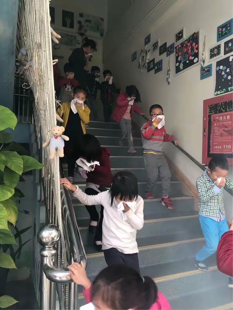 安全第一课☝️【消防安全应急疏散演练】