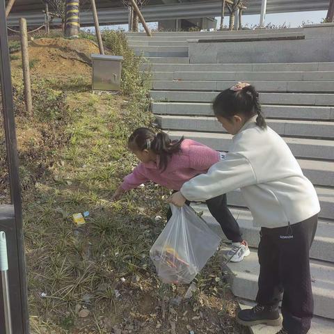 三月春风暖人心，雷锋精神永传承——育英小学二（1）班学雷锋主题活动