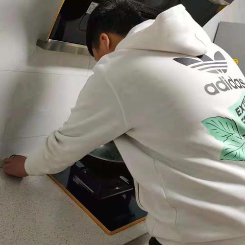 追梦少年--记八（3）班学雷锋榜样李一鸣
