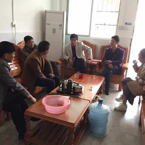 谢世裕教育督导工作站第16小组对科技城横江小学进行“全面改薄”工作专项督导