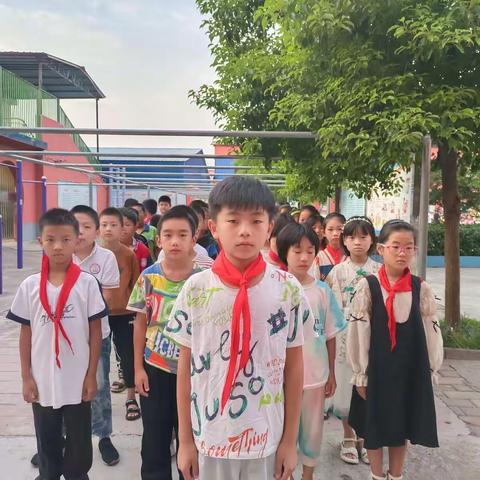 麦岭镇先锋小学孩子们在校的学习与生活！